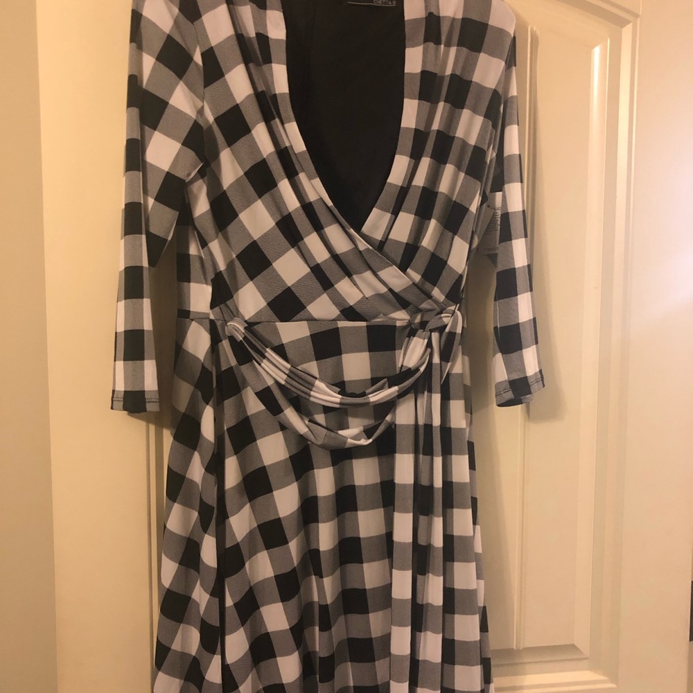 Dress - Picture 5 of 7